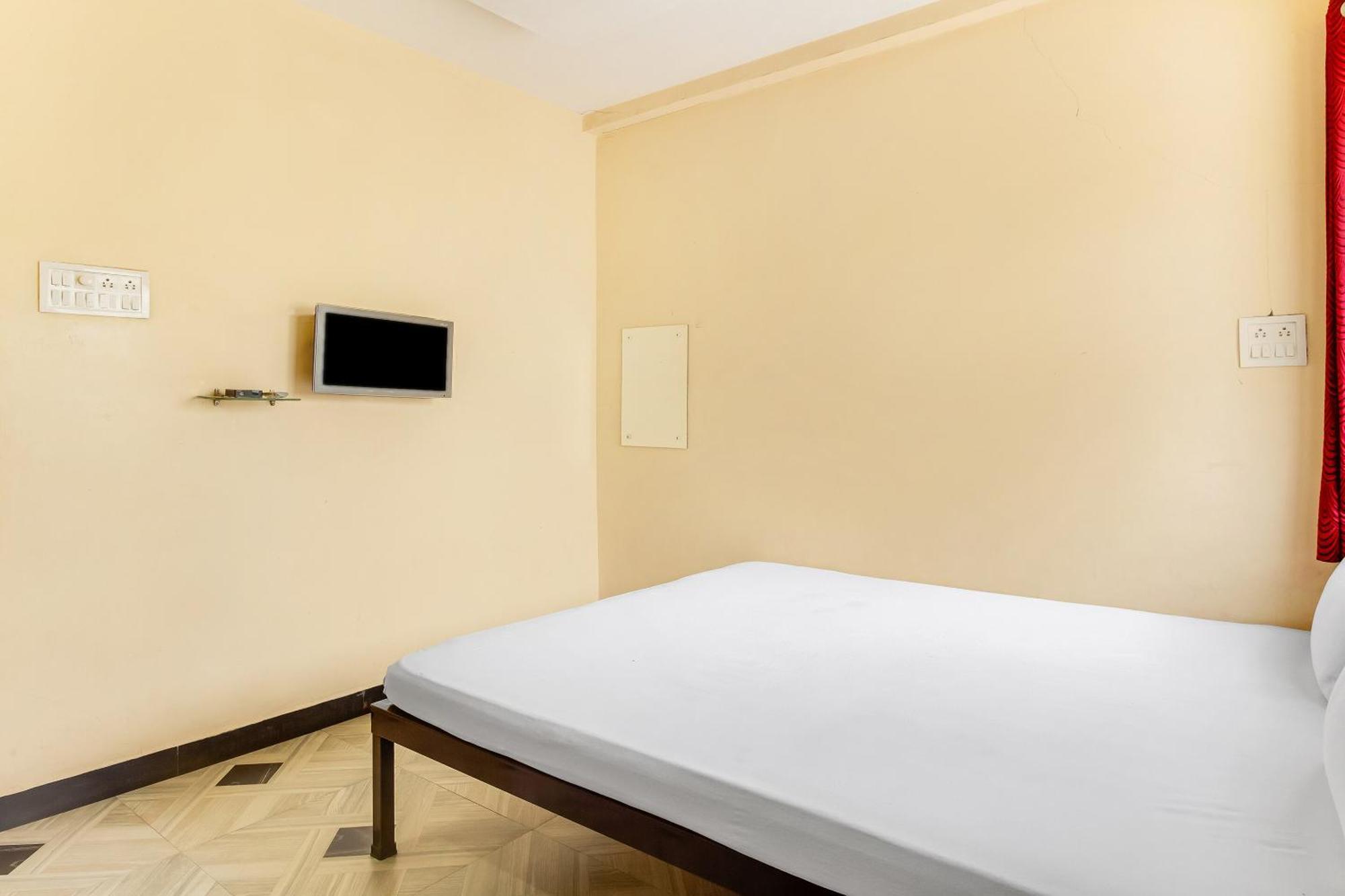 Hotel Spot On Harihar Lodging And Yatri Niwas Kolhapur Zewnętrze zdjęcie