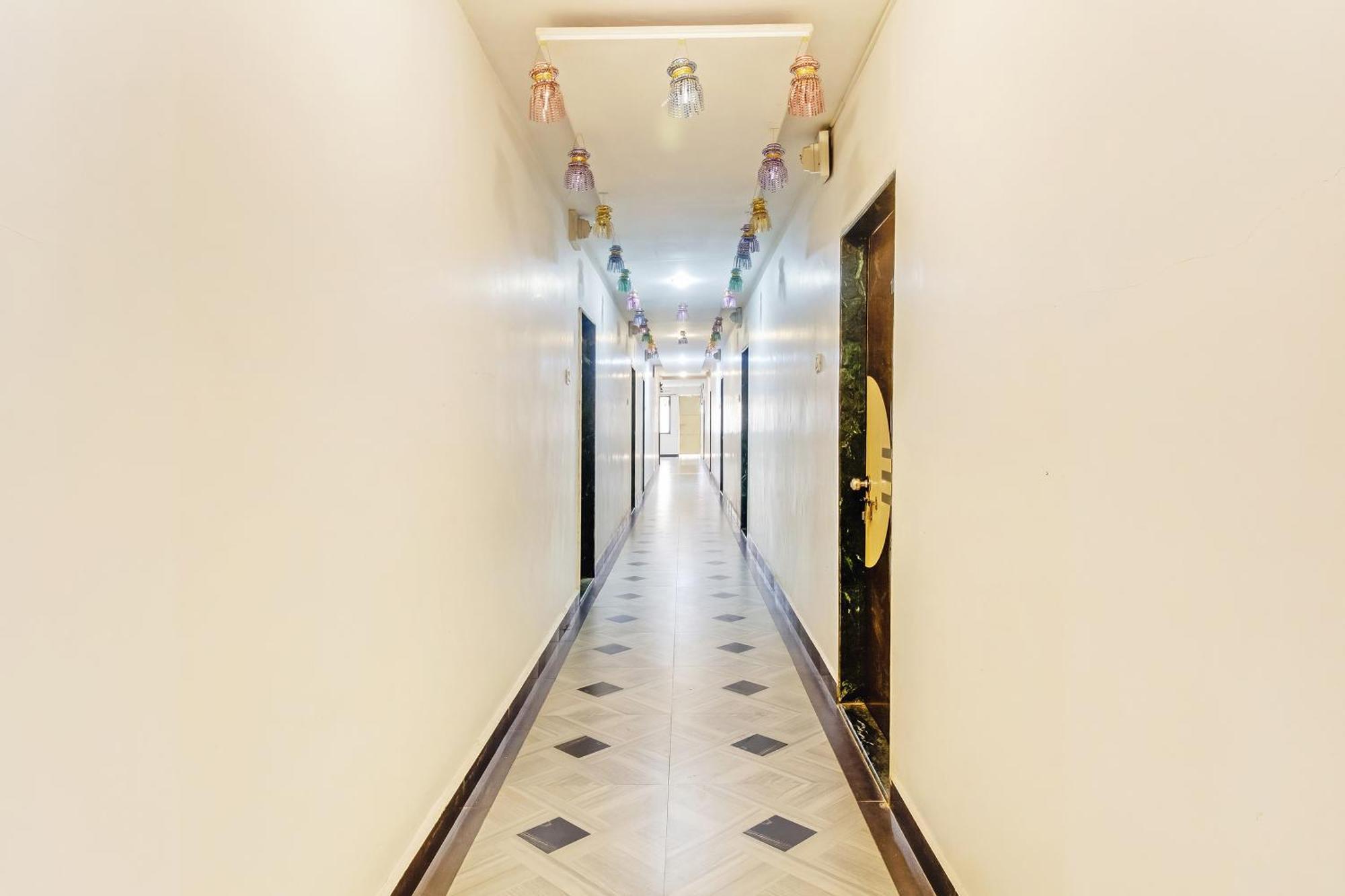 Hotel Spot On Harihar Lodging And Yatri Niwas Kolhapur Zewnętrze zdjęcie